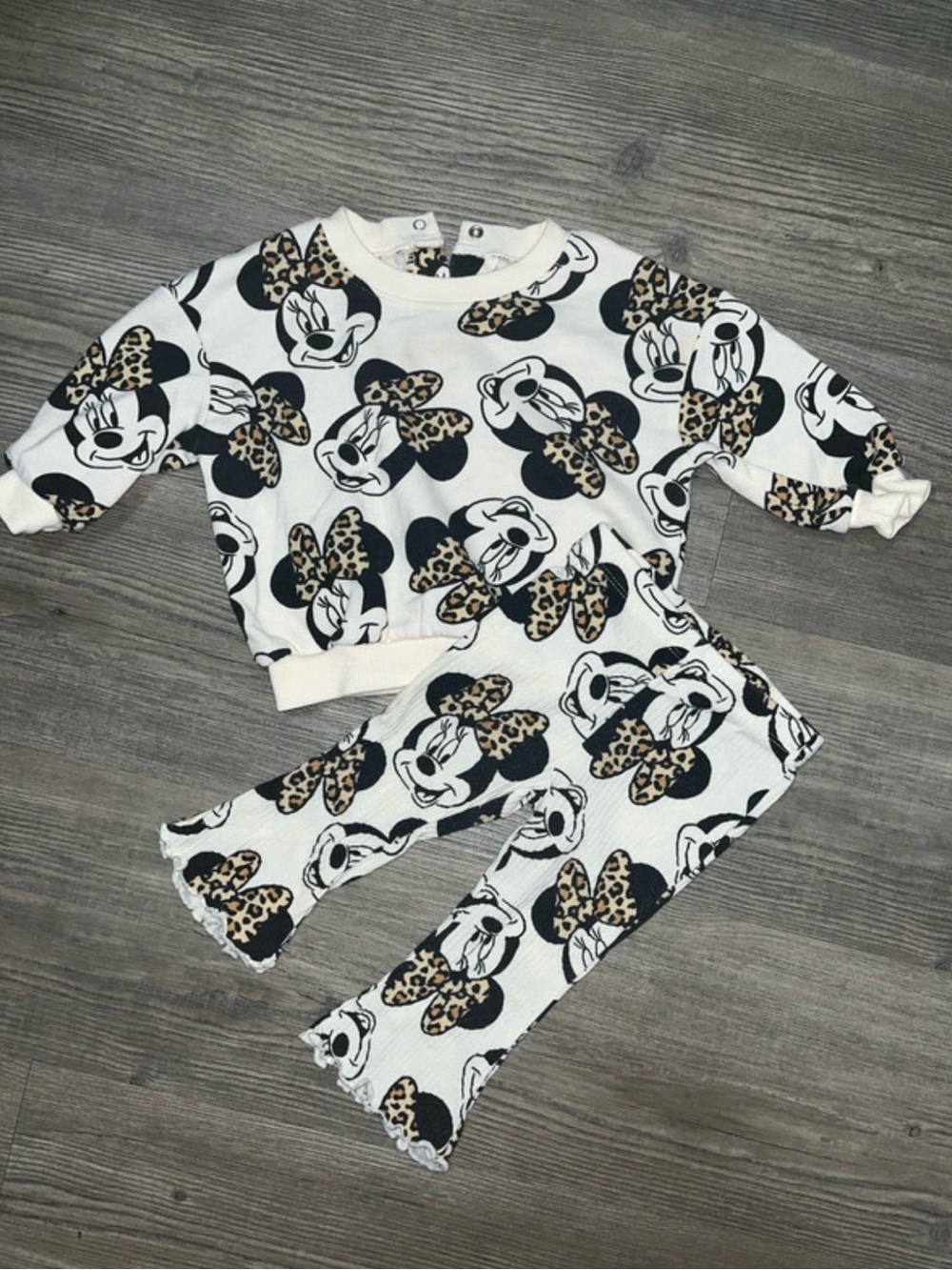 Disney White Minnie Mouse Pajama Set with Leopard Bows